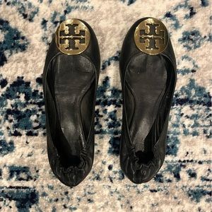 Black Tory Burch Claire ballet flats in size 6